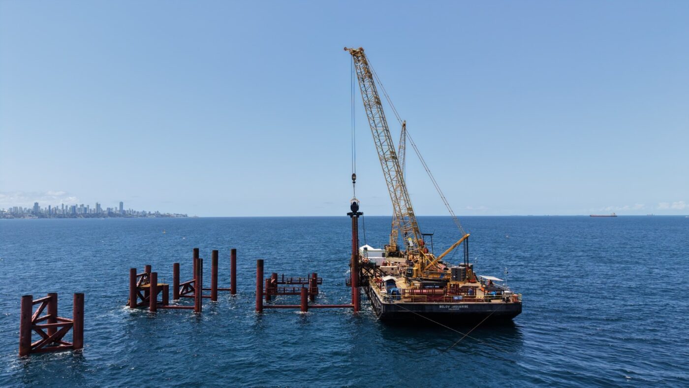 Ponte Salvador-Itaparica chega à 21ª estaca cravada no mar para construção do vão central