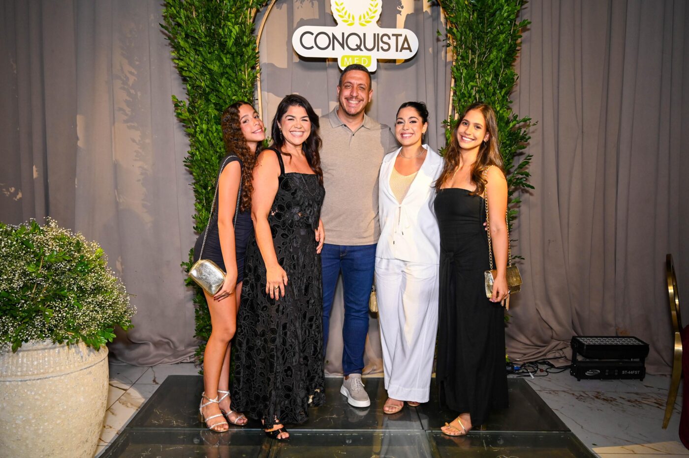 Clara Vasconcelos, Tatiana Souto, Victor Vasconcelos, Letícia Aguiar e Yasmin Vasconcelos