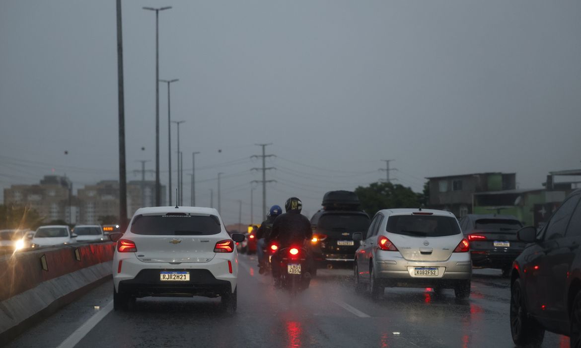 Ciclone extratropical pode provocar ventos fortes e queda de temperatura no Brasil; veja áreas