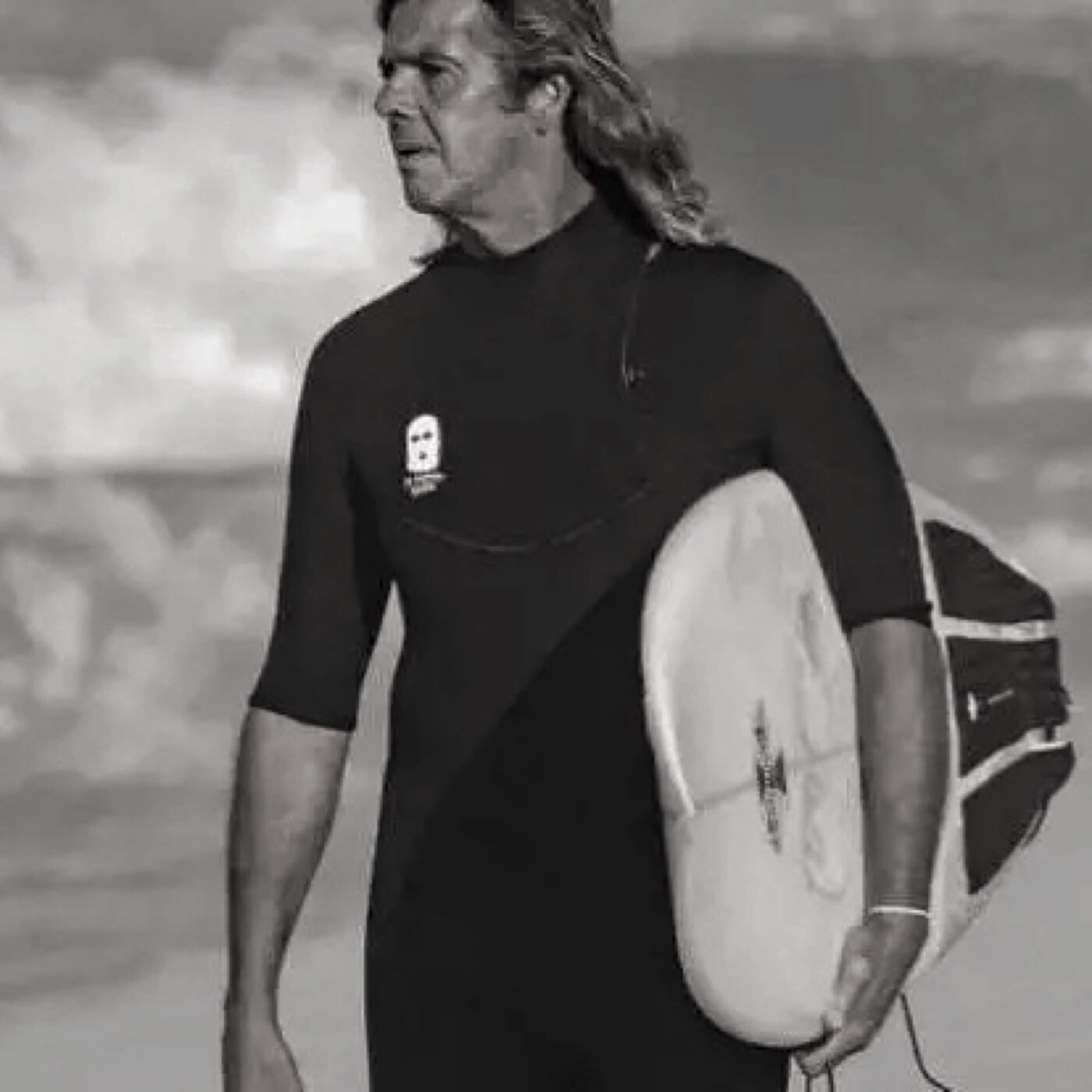 Morre Dadá Figueiredo, um dos grandes nomes do surfe brasileiro, aos 61 anos
