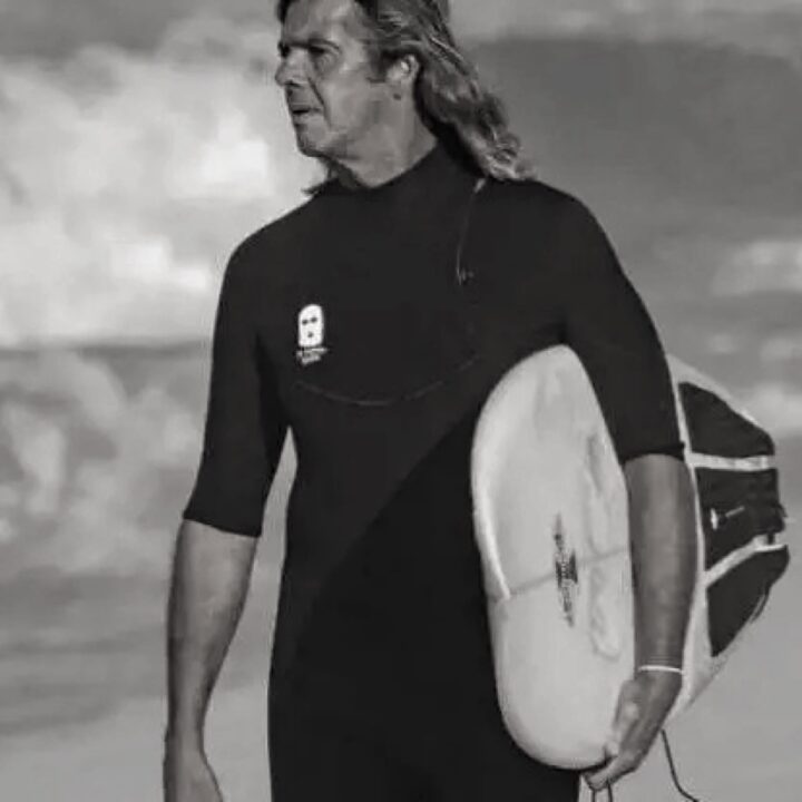 Morre Dadá Figueiredo, um dos grandes nomes do surfe brasileiro, aos 61 anos