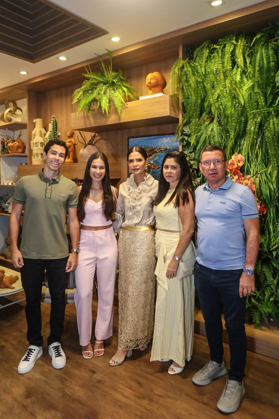 Rafael, Bruna Brasileiro, Lucy Bomfim, Izabel e 
Aldo Brasileiro