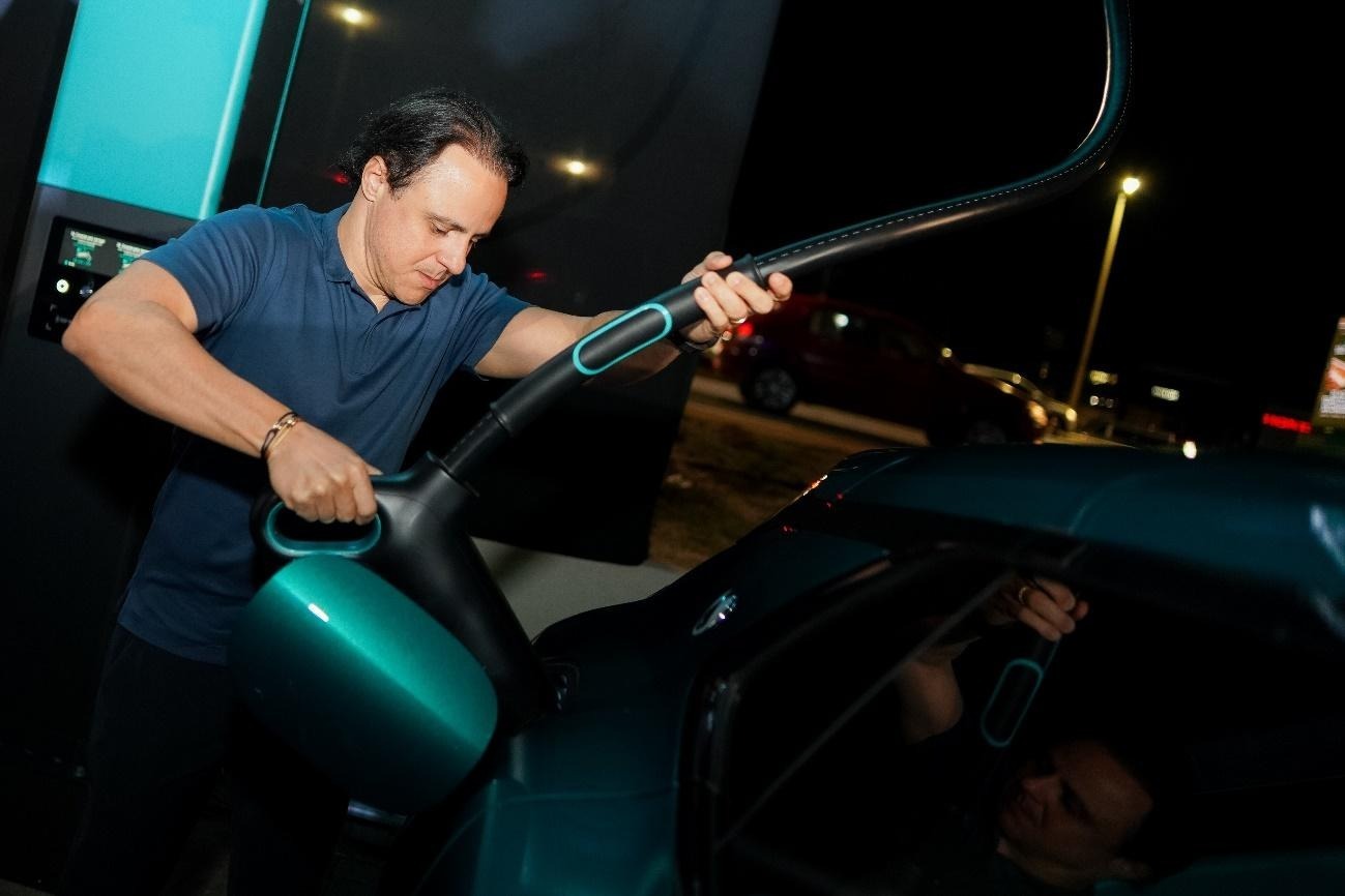BYD estreia no Brasil carregador que adiciona até 400 km de autonomia em 5 minutos