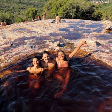 Dira Paes abre álbum com elenco de novela na Chapada Diamantina: ‘Muito trabalho e muitas belezas’