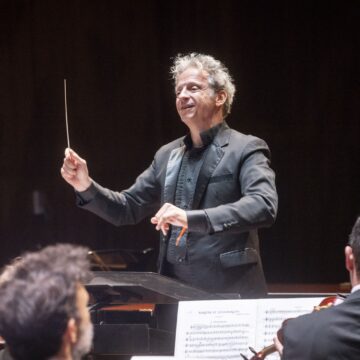 Orquestra Sinfônica da Ufba recebe maestro francês em concerto gratuito nesta sexta-feira (16)