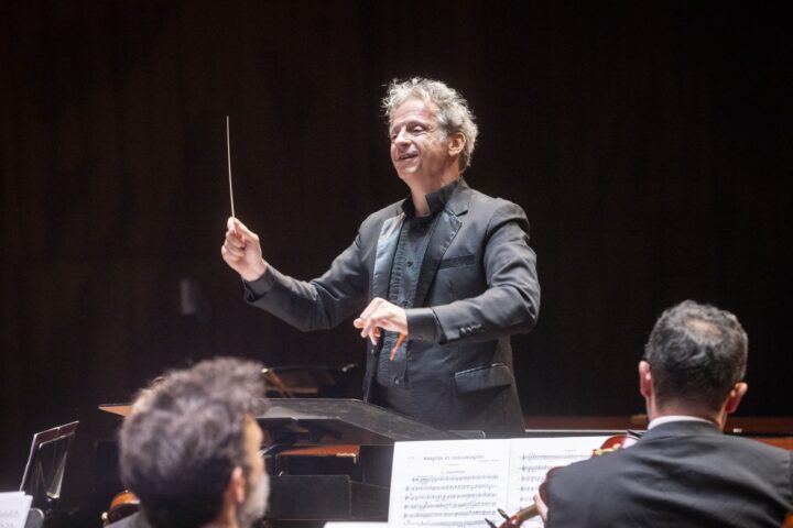 Orquestra Sinfônica da Ufba recebe maestro francês em concerto gratuito nesta sexta-feira (16)