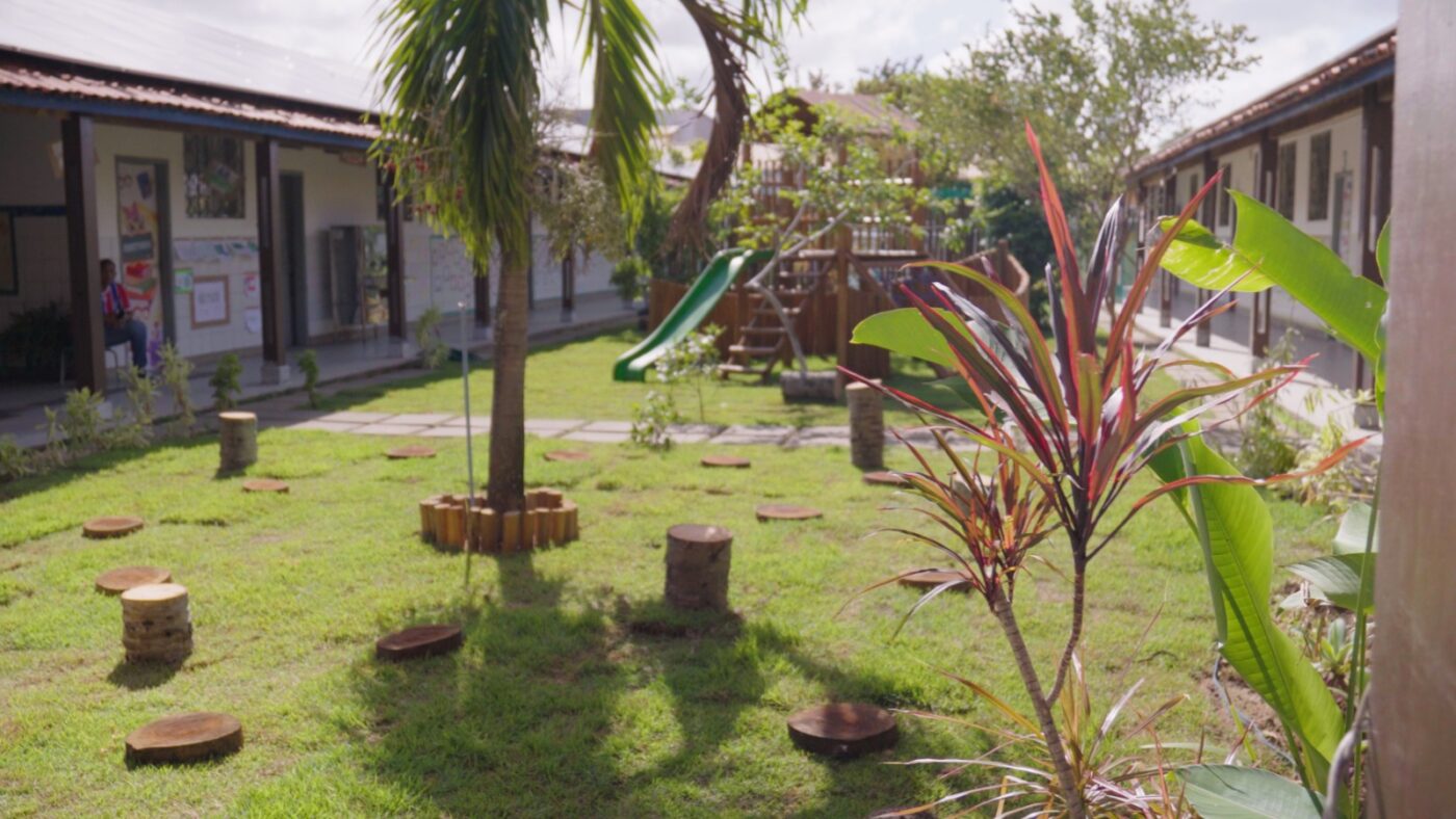 Escola pública de Salvador vence prêmio nacional e ganha R$ 100 mil para construir jardim sensorial