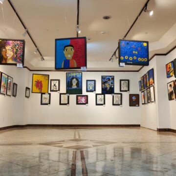 Alunos do Colégio da Polícia Militar transformam dilemas da juventude em exposição de arte