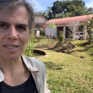 Aos 43 anos, filha de Ana Maria Braga vive em sítio ecológico sem TV após divórcio polêmico