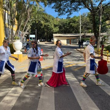 Hospitais de Salvador recebem projeto que leva alegria e acolhimento a pacientes em tratamento