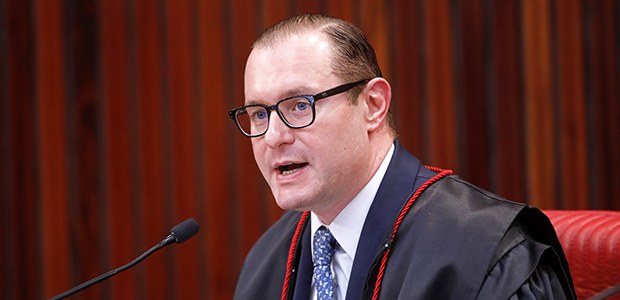 Conheça o ministro do STF que prorrogou a votação no segundo turno das Eleições 2026