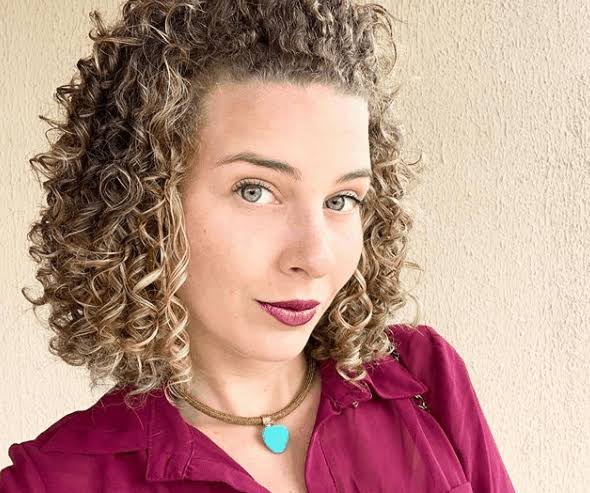 Debby Lagranha é picada por aranha e vai ao hospital a um mês do casamento: ‘Minha saga começou’