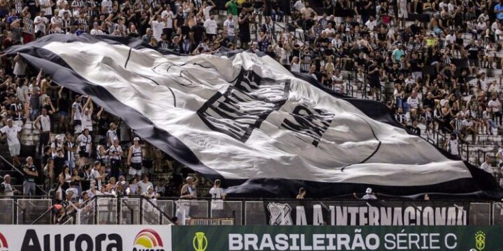 SAF milionária liderada por Ronaldo e Roberto Carlos demite funcionário após falha que adiou acesso à Série B