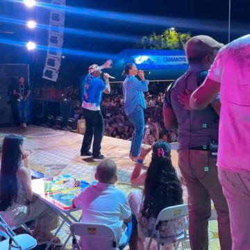 Ivete Sangalo canta ao lado de João Gomes durante show beneficente em Petrolina