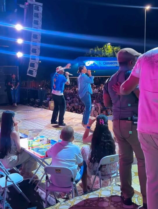 Ivete Sangalo canta ao lado de João Gomes durante show beneficente em Petrolina