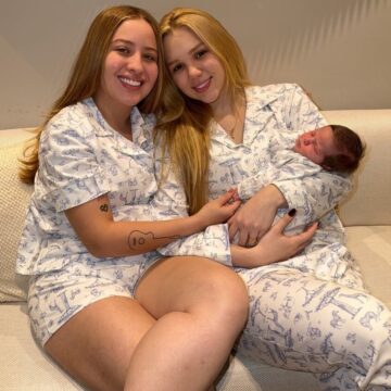 Mari Fernandez e Júlia Ribeiro surgem com a filha em cliques fofos de pijama: “Nossa noite em família”