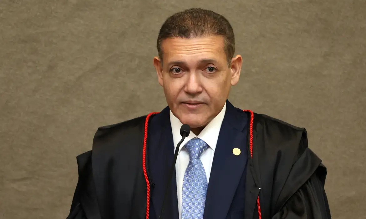 TSE atende Flávio e manda suspender canal do WhatsApp ‘Exército do Lula’, comandado por Janones