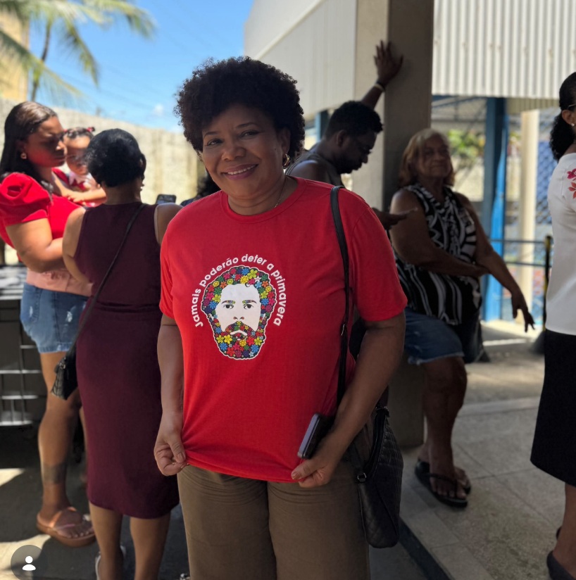 Ministra Margareth Menezes vota em Salvador