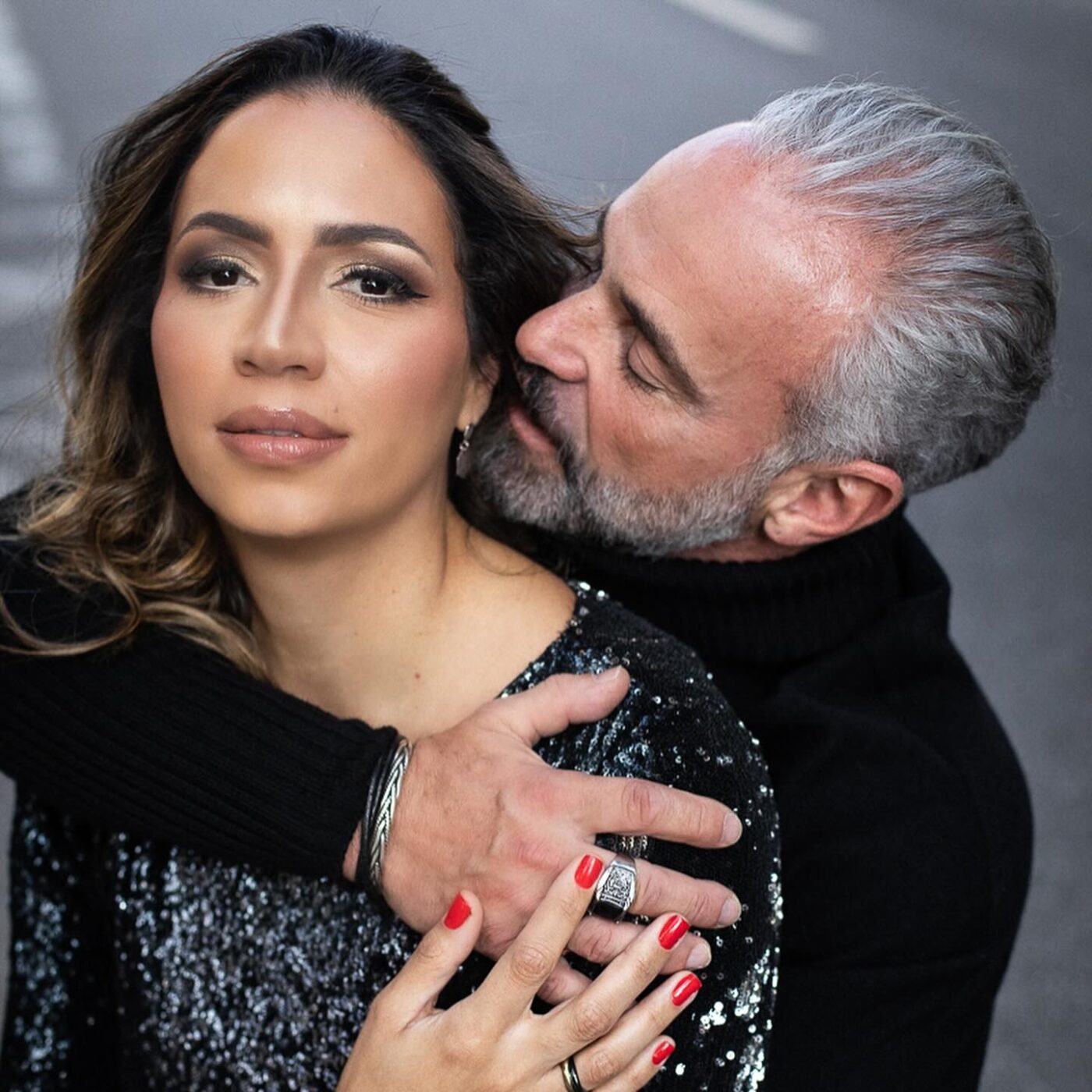Aos 59 anos, Mateus Carrieri celebra cinco anos de casamento com terapeuta: ‘Uma linda história’