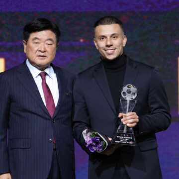 “Mais famoso que Neymar”: ex-Santos vira ídolo e recordista de gols na Coreia do Sul