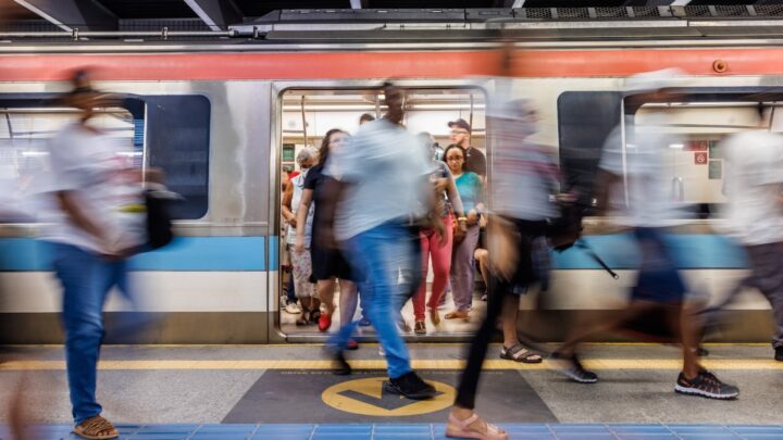 Metrô de Salvador transporta 179 mil passageiros no segundo turno, 49% acima de um domingo comum