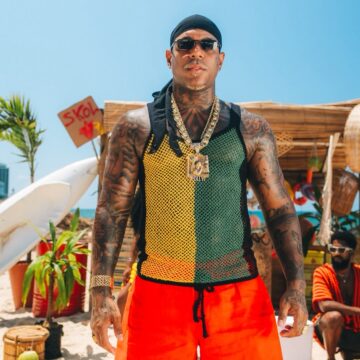 Oh Polêmico grava clipe no Rio Vermelho e anuncia aposta para o verão