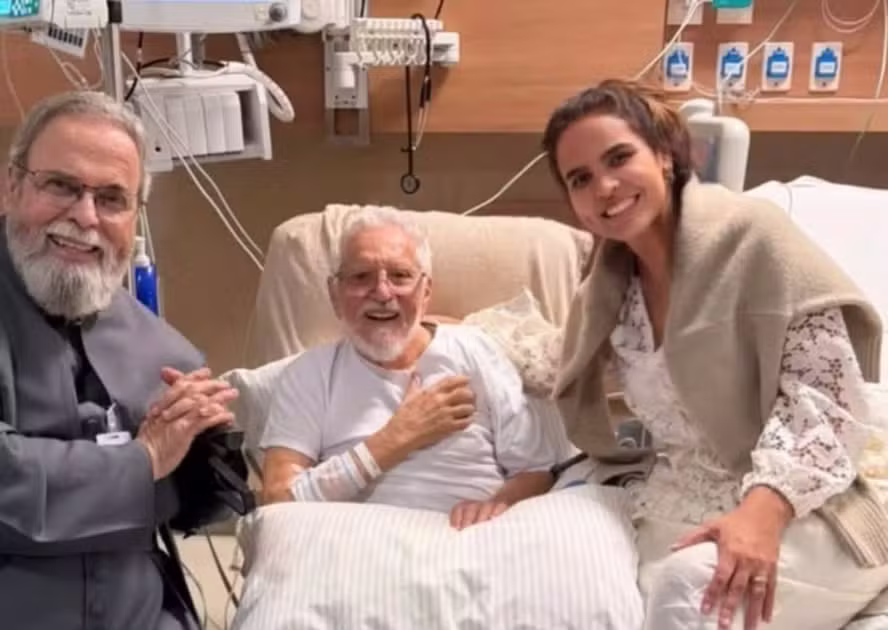 Padre Antonio Maria visita Carlos Alberto de Nóbrega após cirurgia no coração e atualiza estado de saúde