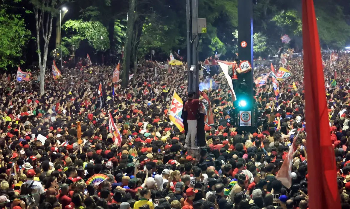Com mais de 64 milhões de votos, Lula registra maior votação da história das eleições presidenciais