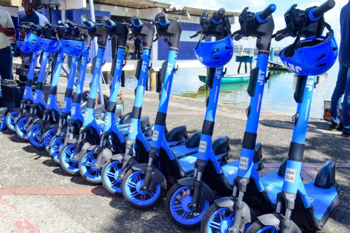 Patinetes elétricos atingem marca de 1 milhão de viagens em Salvador