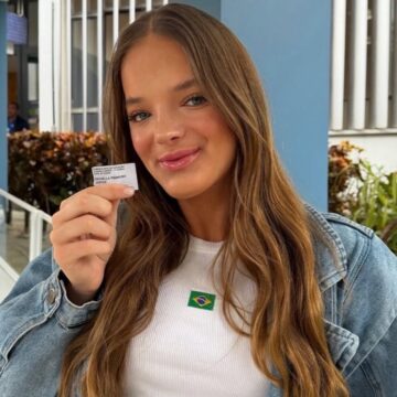 Aos 17 anos, Rafa Justus vota pela primeira vez e comemora: ‘Bom demais’