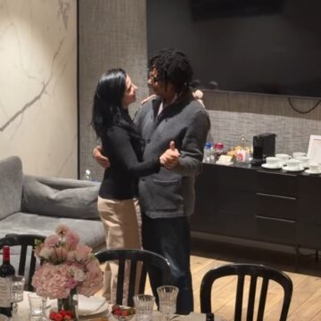 Djavan aparece em clima de romance em vídeo raro com a esposa em Paris