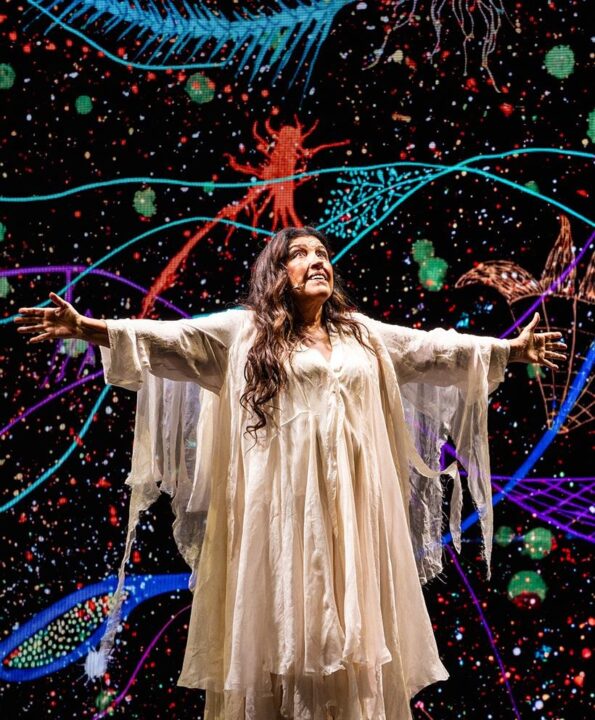 Regina Casé chega a Salvador com espetáculo no Teatro Castro Alves