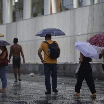 Domingo de eleição será marcado por chuvas e alertas de tempestades em boa parte do Brasil
