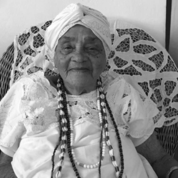 Mãe Senhora de Ewá, uma das ialorixás mais antigas do Brasil, morre aos 104 anos em Salvador