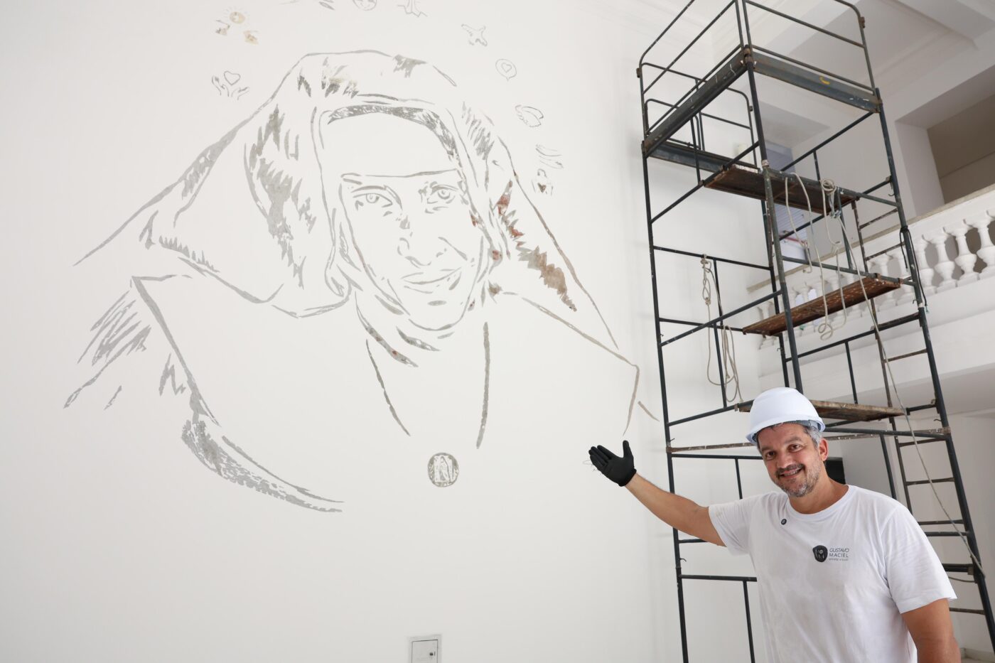 Santa Dulce ganha mural artístico em prédio histórico que receberá faculdade de Medicina em Salvador