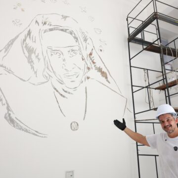 Santa Dulce ganha mural artístico em prédio histórico que receberá faculdade de Medicina em Salvador
