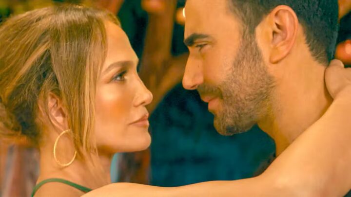 Jennifer Lopez é vista com Brett Goldstein, de ‘Ted Lasso’, e encontro reacende rumores de romance