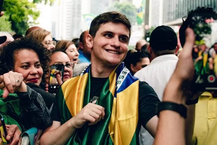 Quem é Lucas Pavanato, deputado de 28 anos que recebeu mais de 3 milhões de votos