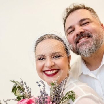 Escritora Socorro Acioli se casa com professor de biologia