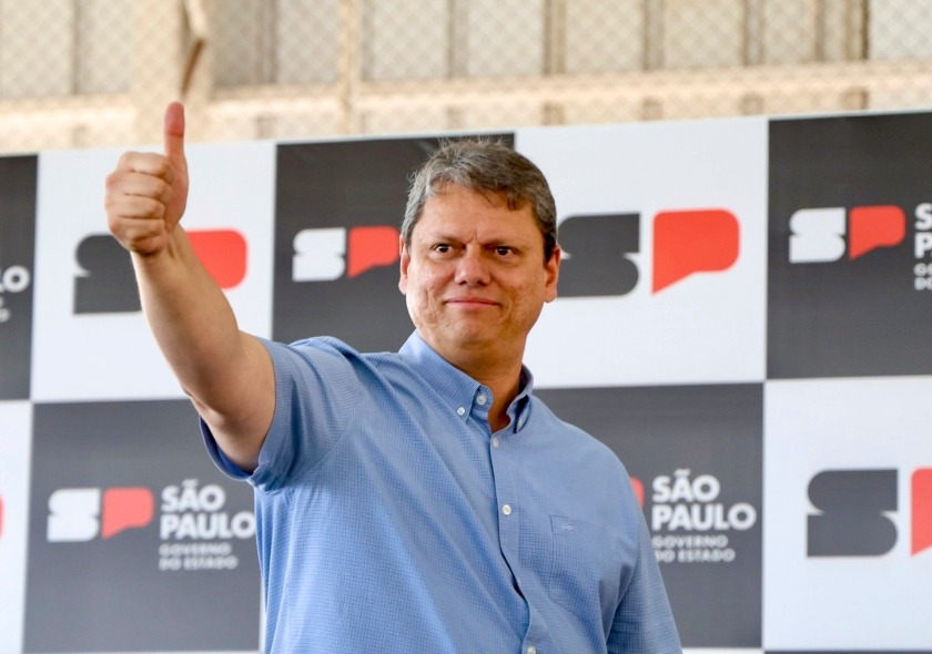 Tarcísio de Freitas é reeleito governador de São Paulo no primeiro turno