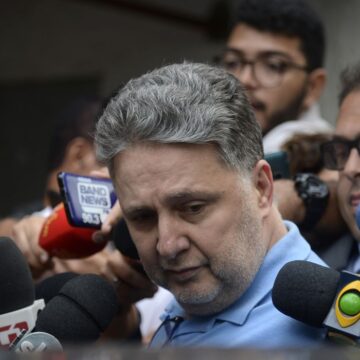 TSE anula votos de Garotinho e Douglas Ruas é eleito governador do Rio