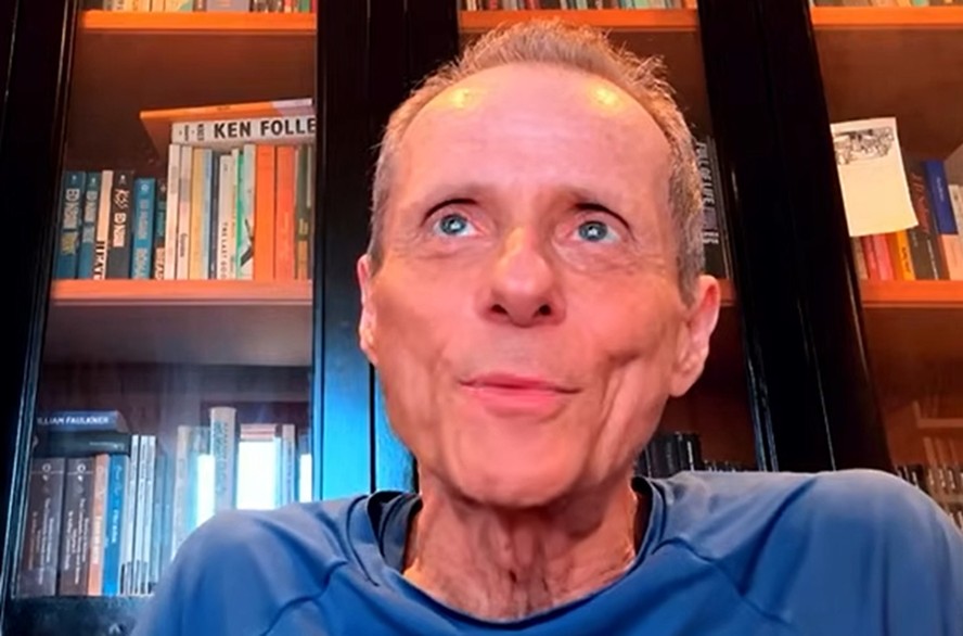 Aos 66 anos, Tony Bellotto desabafa sobre tratamento contra câncer: ‘Não digo que estou curado”