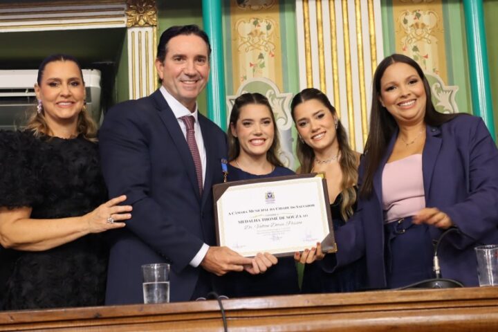 Advogado Valton Pessoa recebe Medalha Thomé de Souza, maior honraria da Câmara de Salvador; veja fotos
