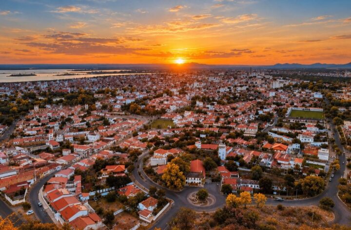 Com calor de até 38°C, prefeitura de cidade baiana reduz horário das aulas até dezembro