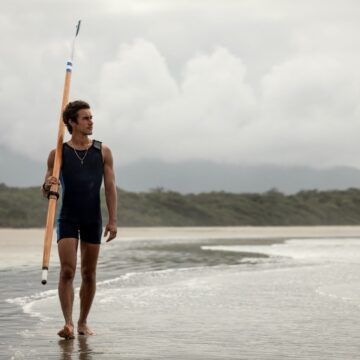 Filipe Bragança revela sonho com baleias antes de estrelar filme sobre Amyr Klink: “Mensagem do universo”